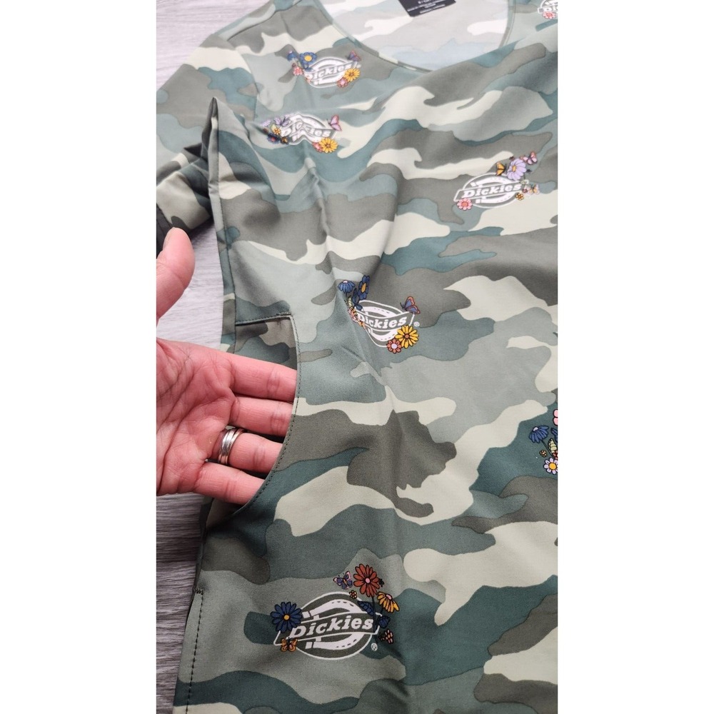 Dickies EDS Women Scrubs Top V-Neck DK853, Small S Ditsy Bloom Camo NWT - Picture 12 of 13